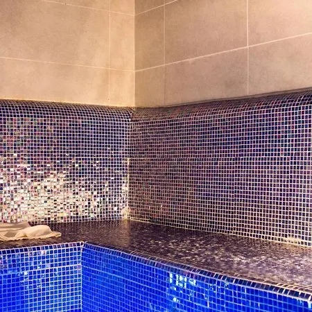 Staffal Sleeps 8 Pool Wifi Apartmán *